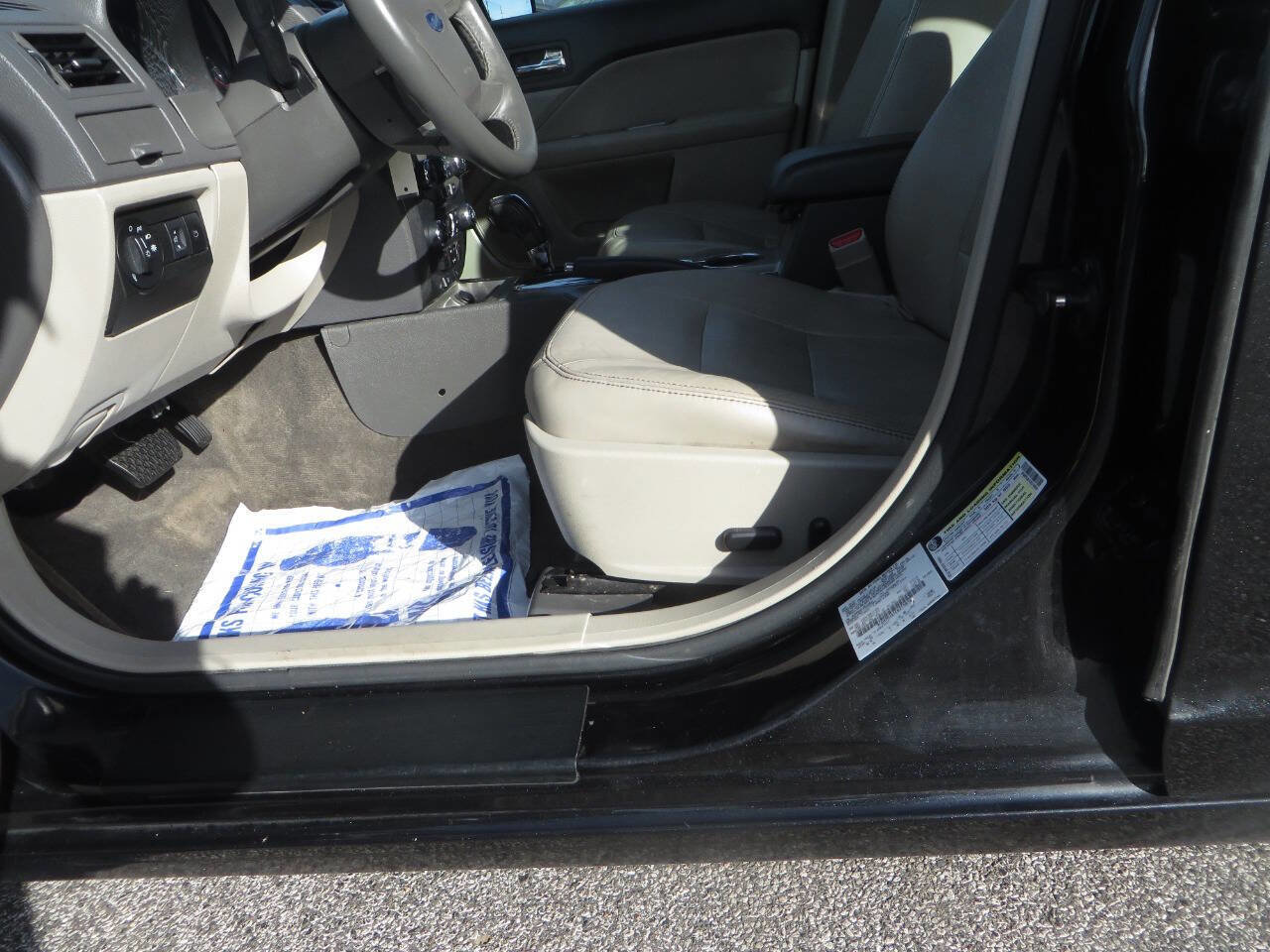 Used 2012 Ford Fusion SEL FWD image 12