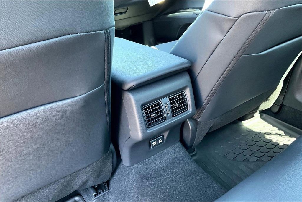 Used 2026 Toyota Camry SE image 12