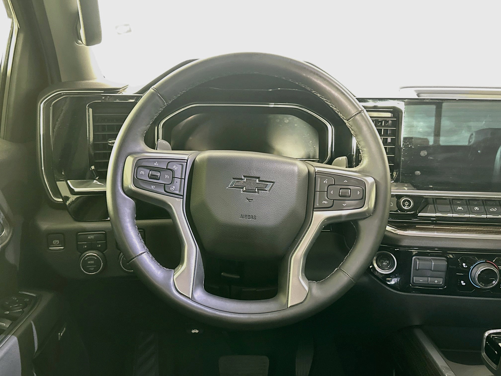 Used 2025 Chevrolet Silverado 1500 RST w/ Redline Edition AWD/4WD image 17