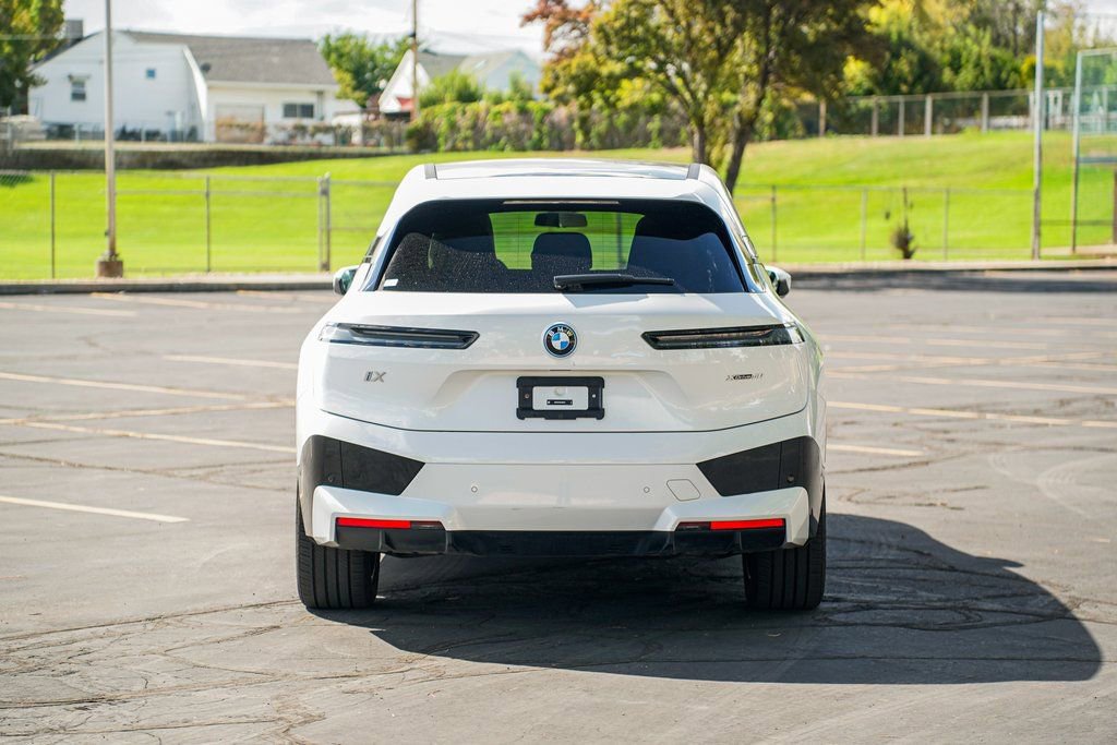 Used 2025 BMW iX xDrive50 w/ Premium Package image 6