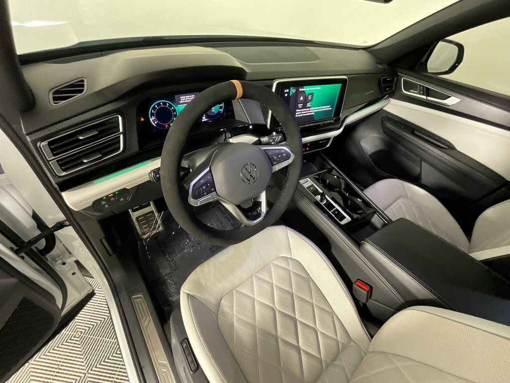 Used 2024 Volkswagen Atlas Cross Sport SEL Premium R-Line image 15