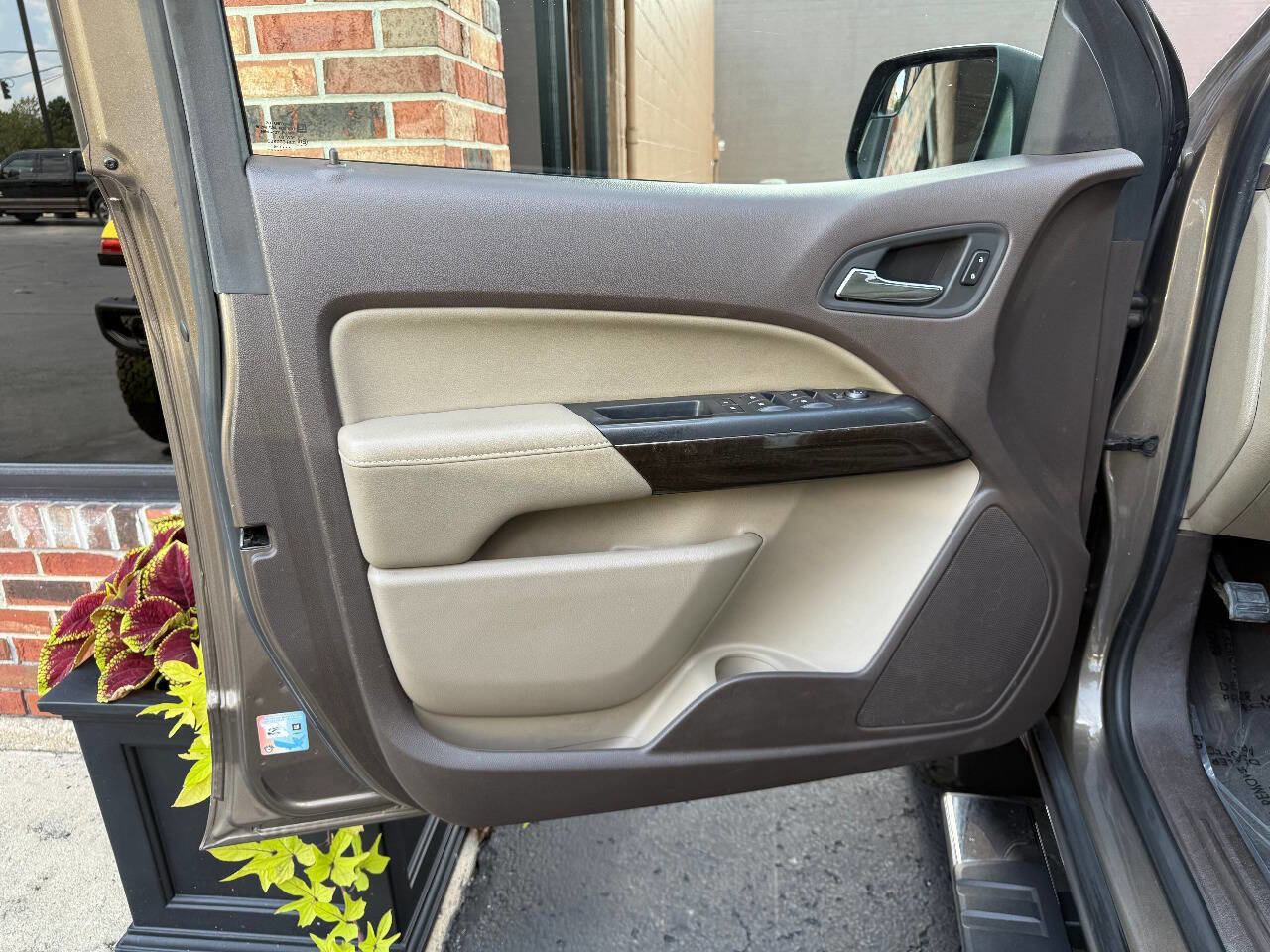 Used 2015 GMC Canyon SLT w/ Driver Alert Package image 19