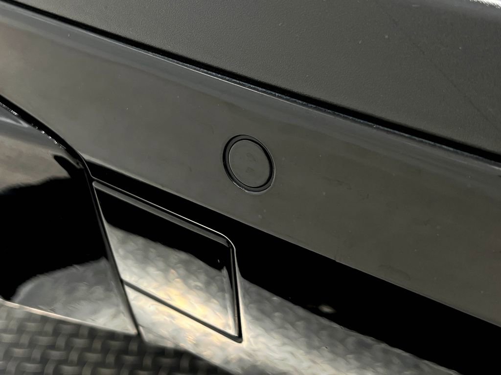 Used 2018 Cadillac Escalade Premium Luxury w/ LPO, Radiant Package AWD/4WD image 12