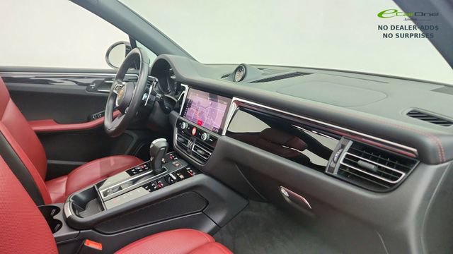 Used 2024 Porsche Macan AWD/4WD image 20