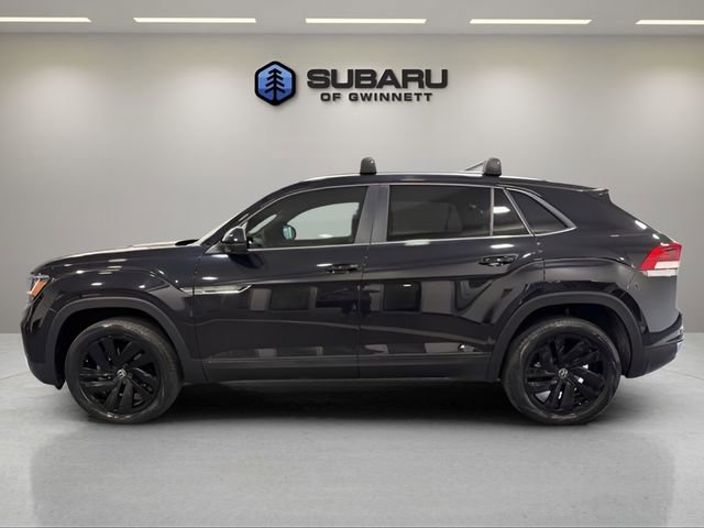 Used 2023 Volkswagen Atlas Cross Sport SE w/ Black Wheel Package image 2