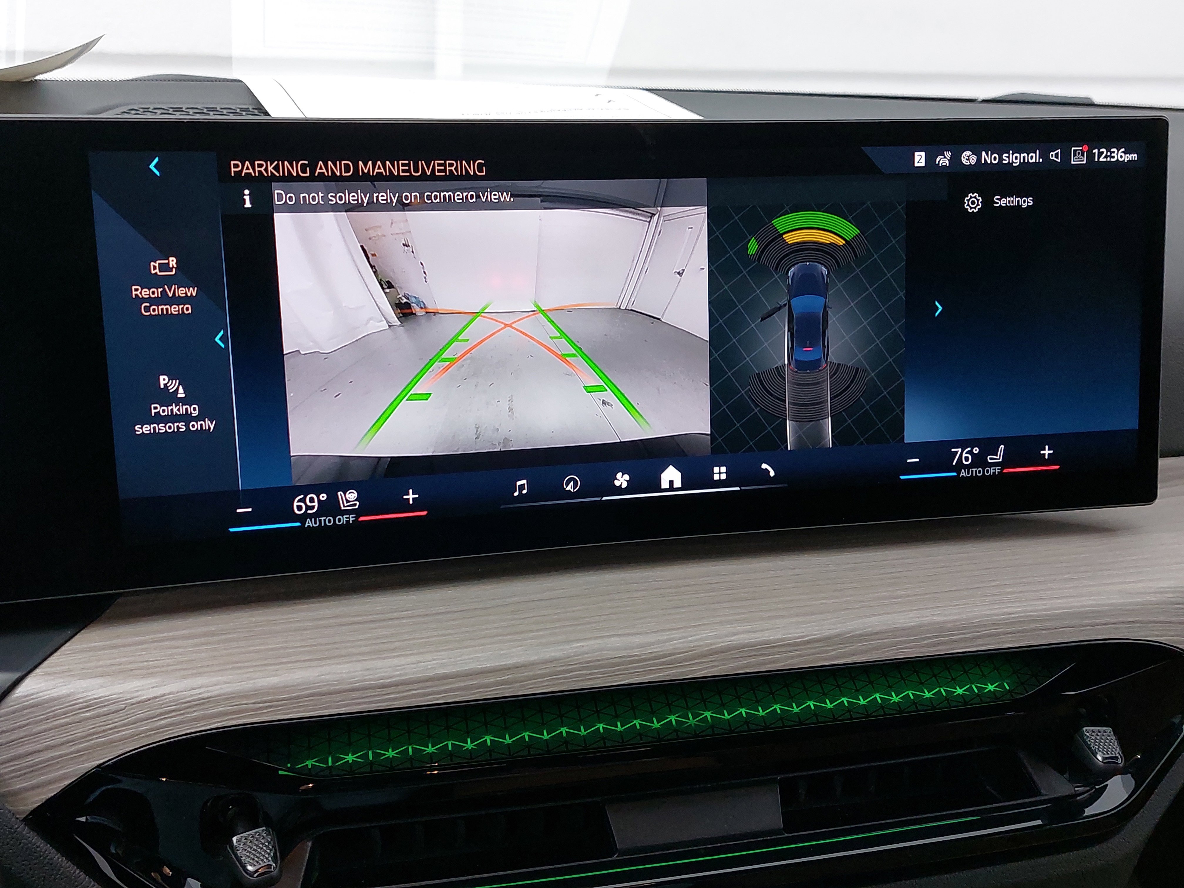 Used 2025 BMW 230i Coupe w/ M Sport Package image 23