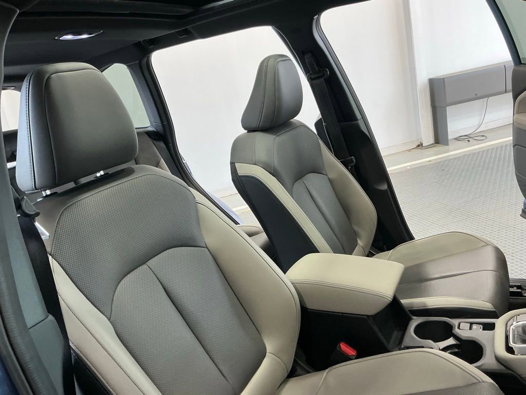 Used 2025 Subaru Forester Limited w/ Popular Package #1 AWD/4WD image 18