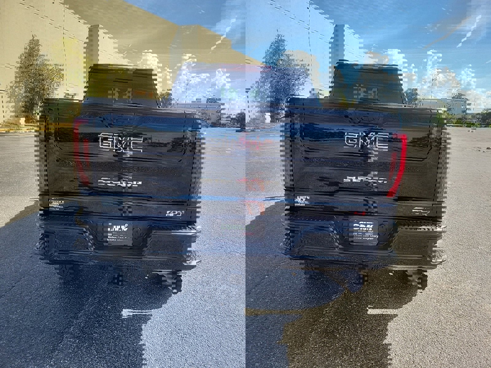 Used 2025 GMC Sierra 2500 AT4 w/ AT4 Premium Plus Package image 7