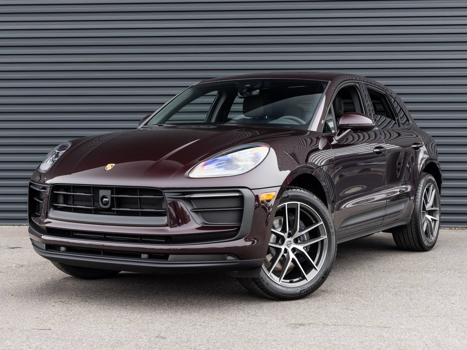 Certified 2026 Porsche Macan AWD/4WD image 1