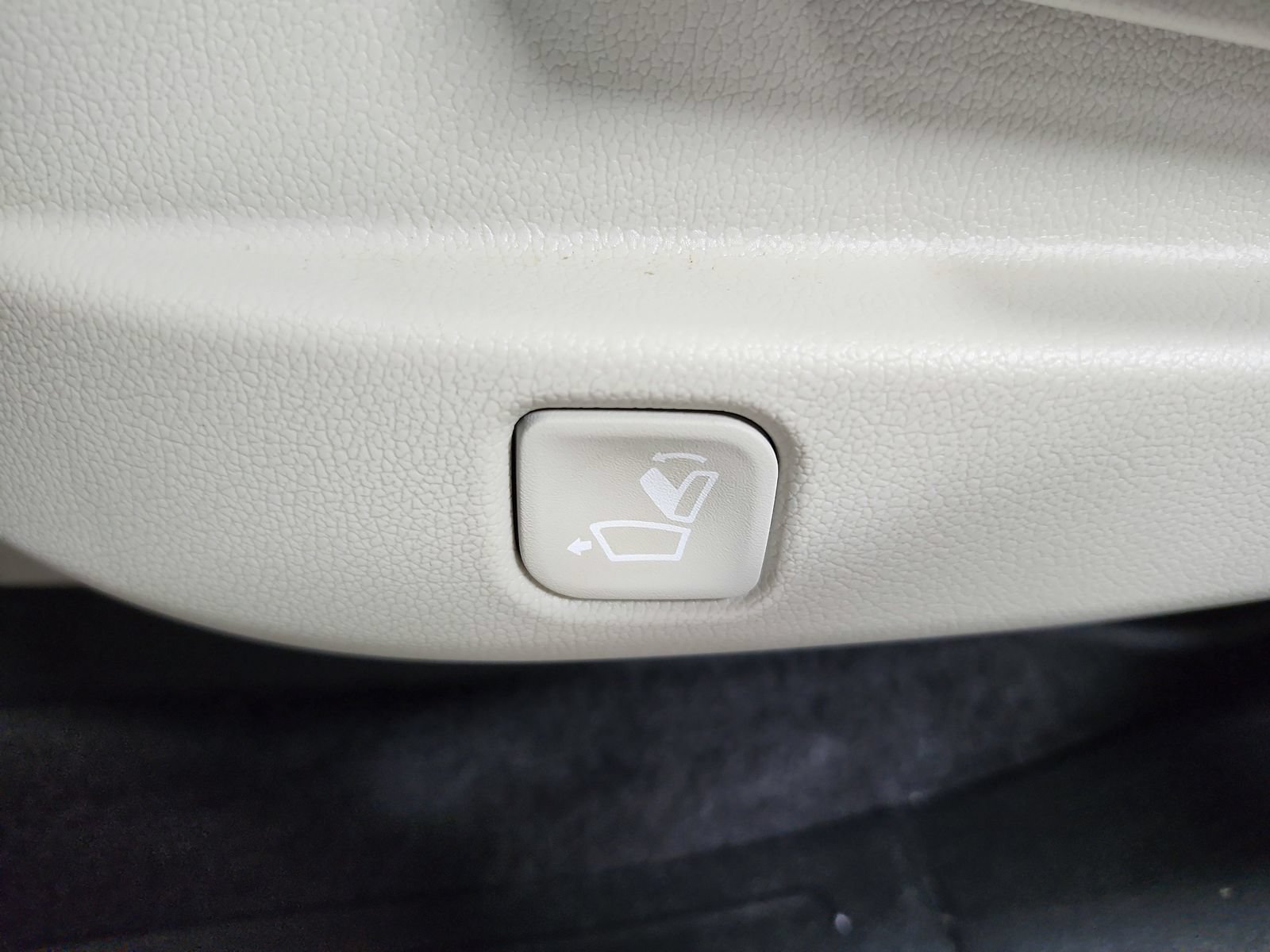 Used 2025 Kia Sorento S w/ Panoramic Sunroof Package FWD image 40