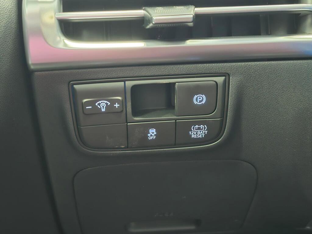 New 2026 Hyundai Tucson Blue SE image 23