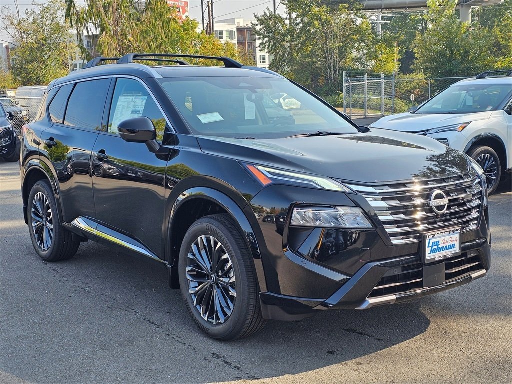 New 2026 Nissan Rogue Platinum image 3