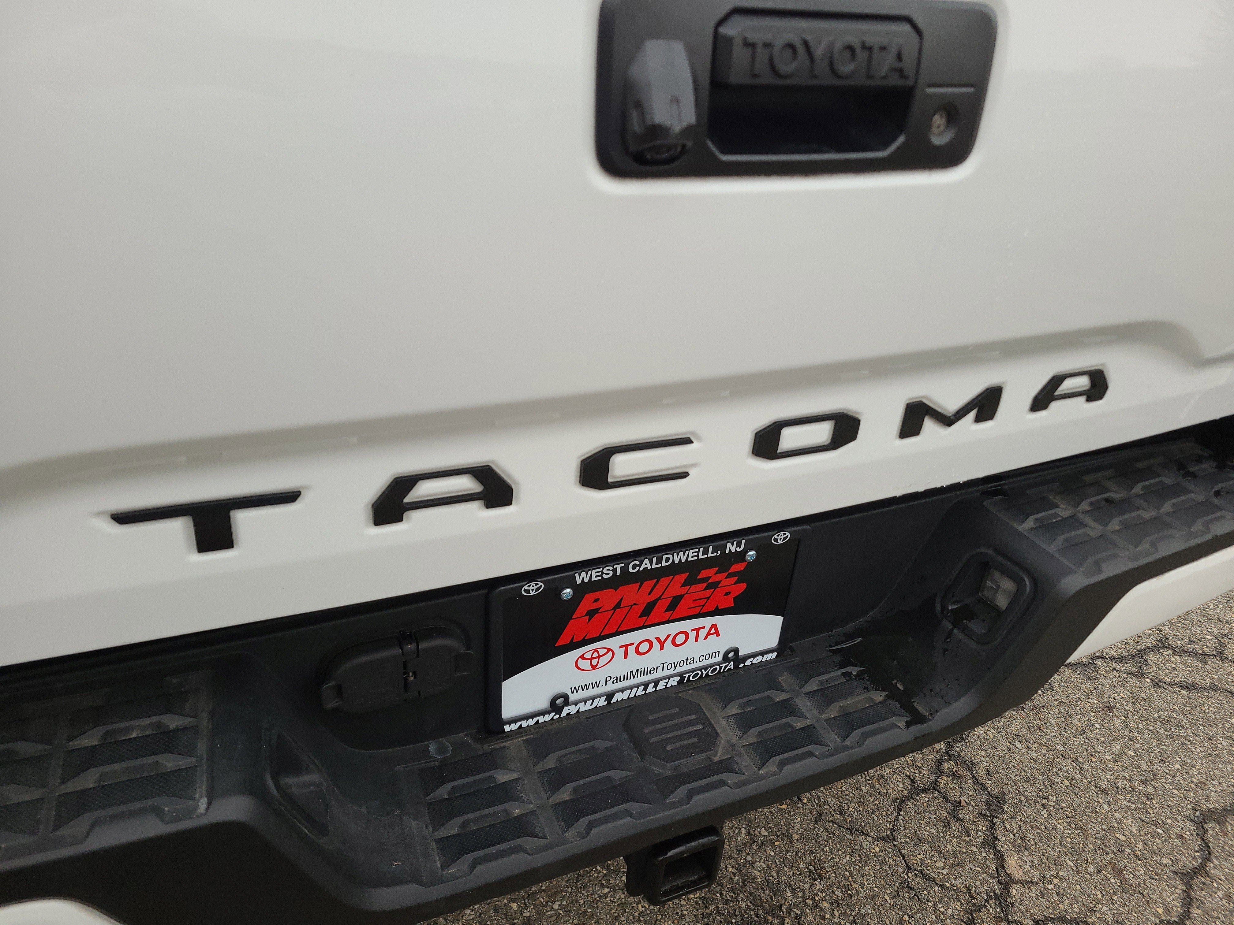 Certified 2023 Toyota Tacoma SR image 28