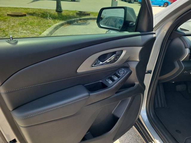 Certified 2023 Chevrolet Traverse LT FWD image 18
