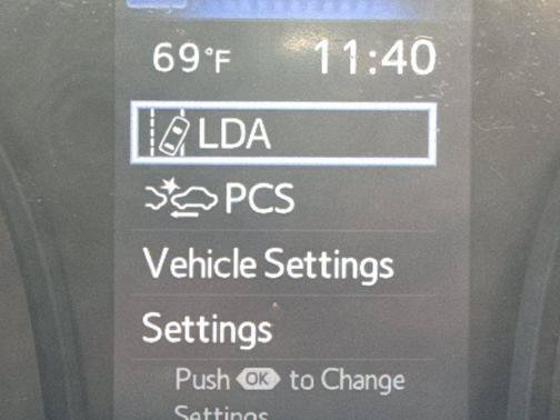 Used 2020 Toyota Camry SE FWD image 18