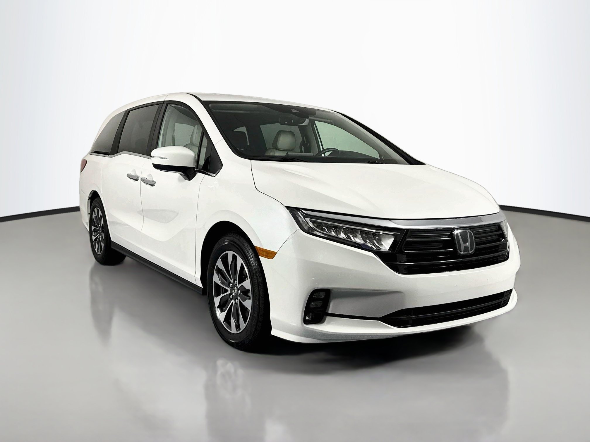 Certified 2024 Honda Odyssey EX-L image 3