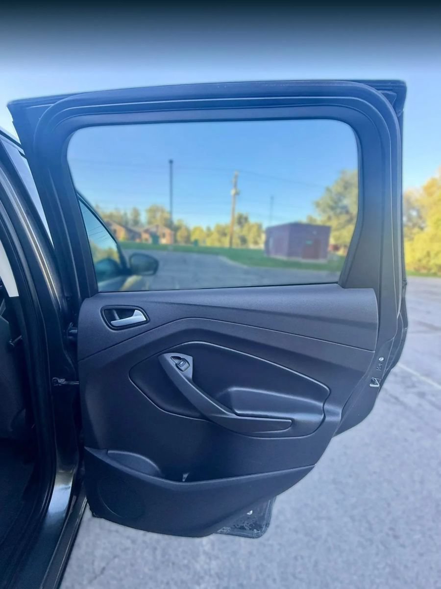 Used 2017 Ford Escape SE AWD/4WD image 19