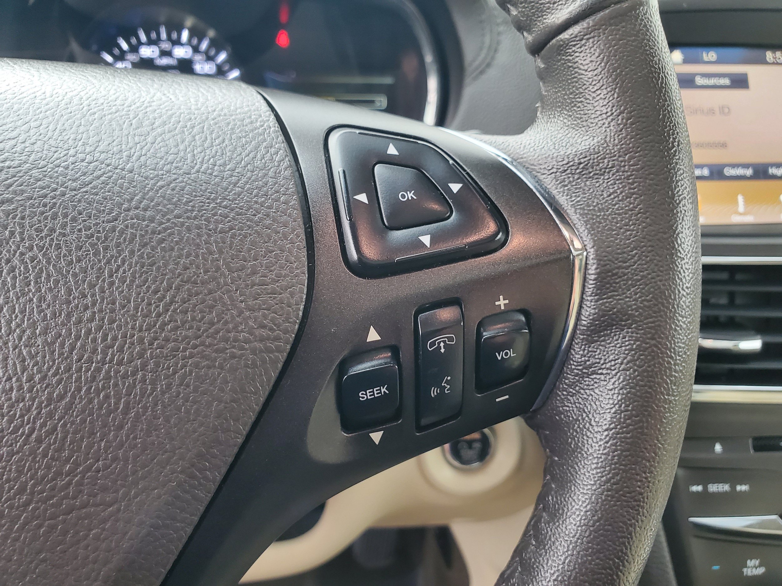 Used 2019 Lincoln MKT AWD image 15