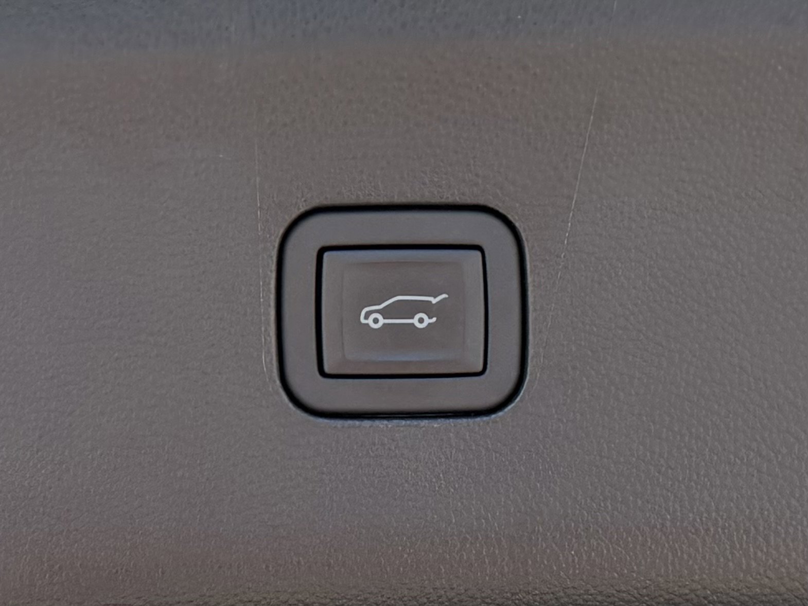 Used 2024 Buick Enclave Essence w/ Experience Buick Package image 14