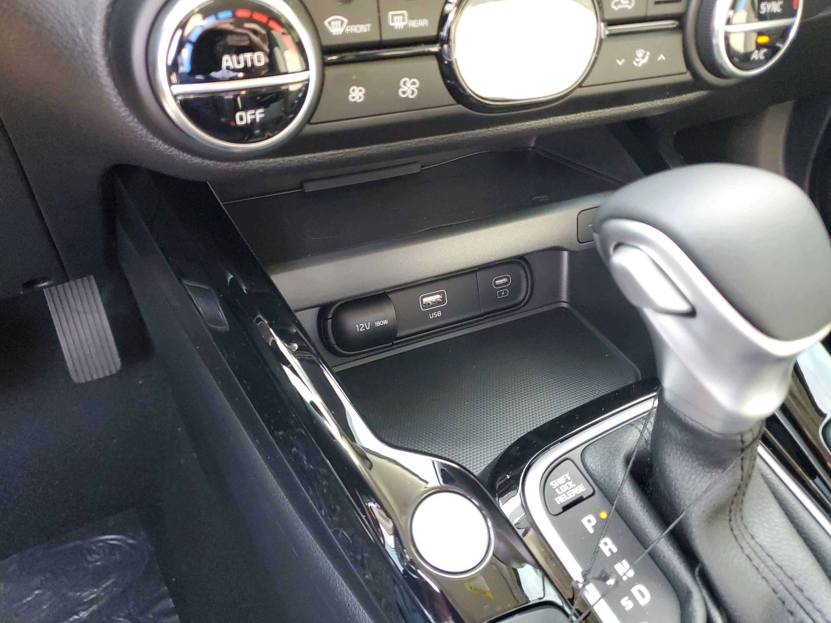 Certified 2025 Kia Soul EX FWD image 18