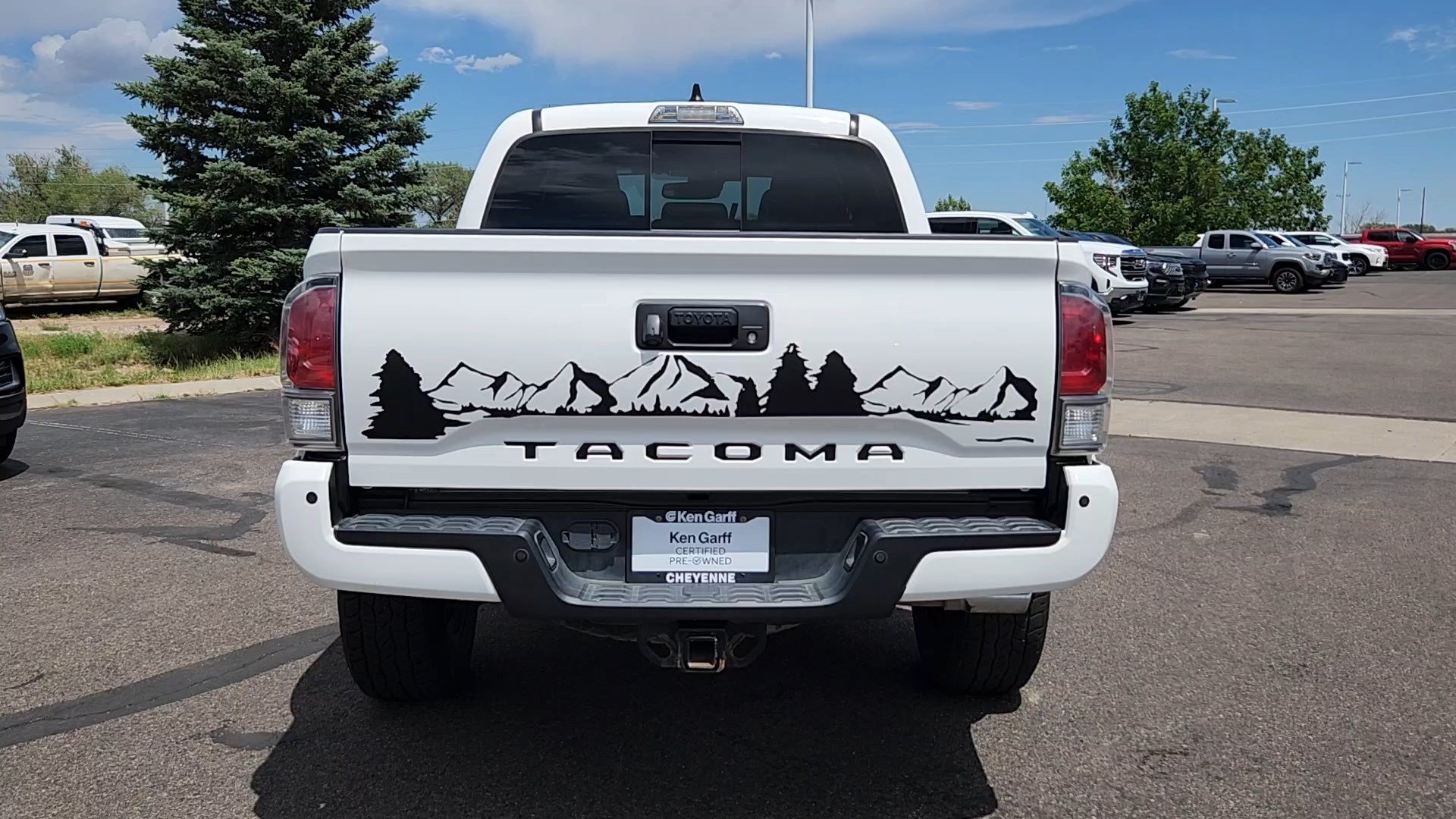 Used 2021 Toyota Tacoma TRD Sport w/ TRD Premium Sport Package AWD/4WD image 21
