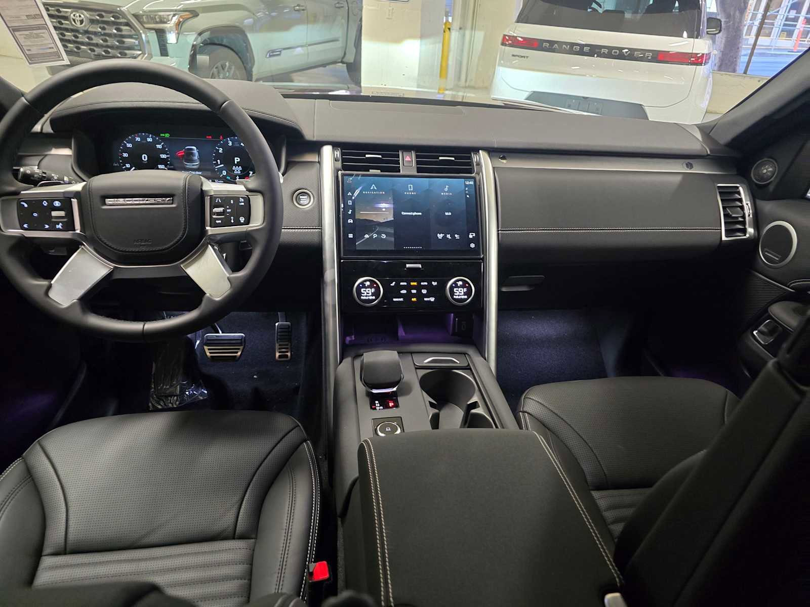 New 2026 Land Rover Discovery Limited Edition AWD/4WD image 19