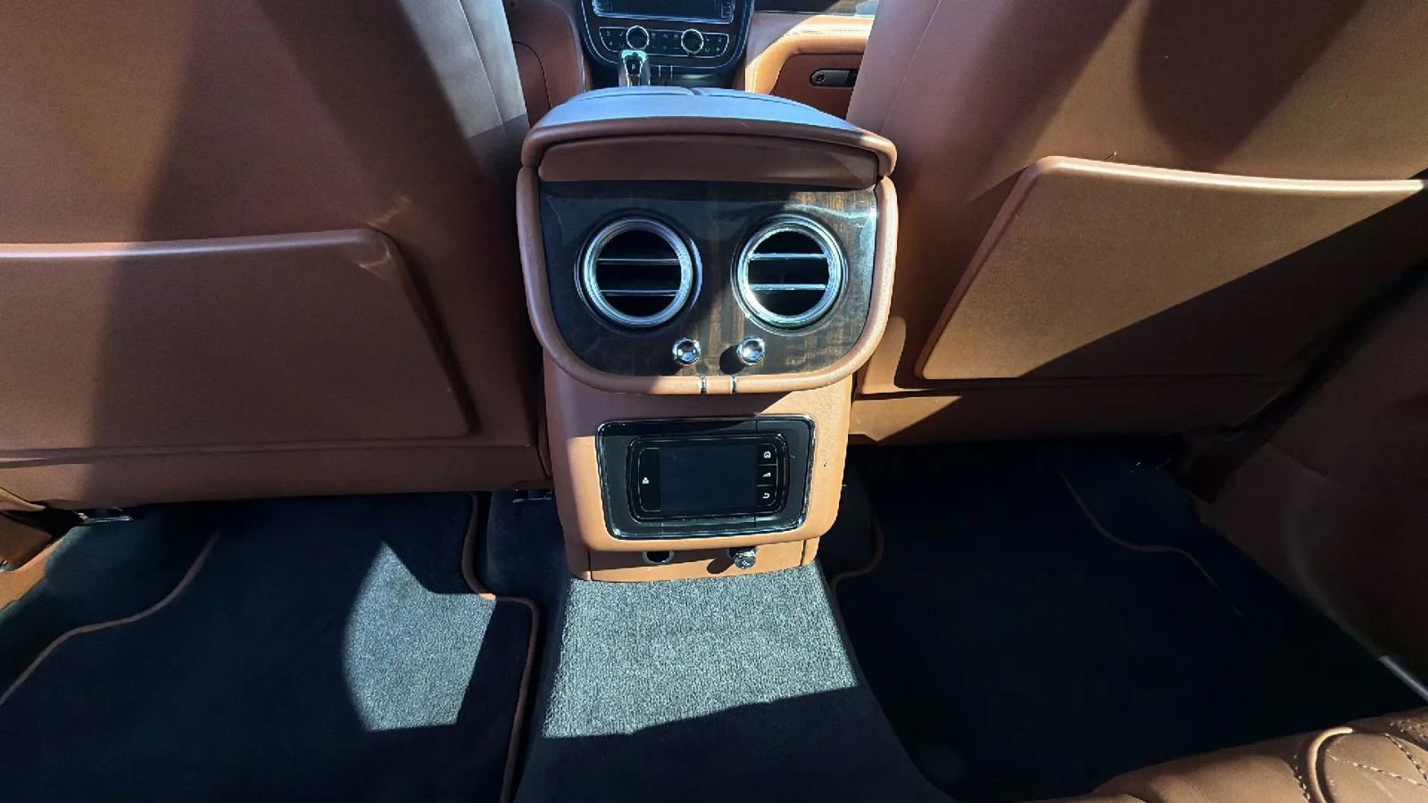 Used 2019 Bentley Bentayga AWD/4WD image 21