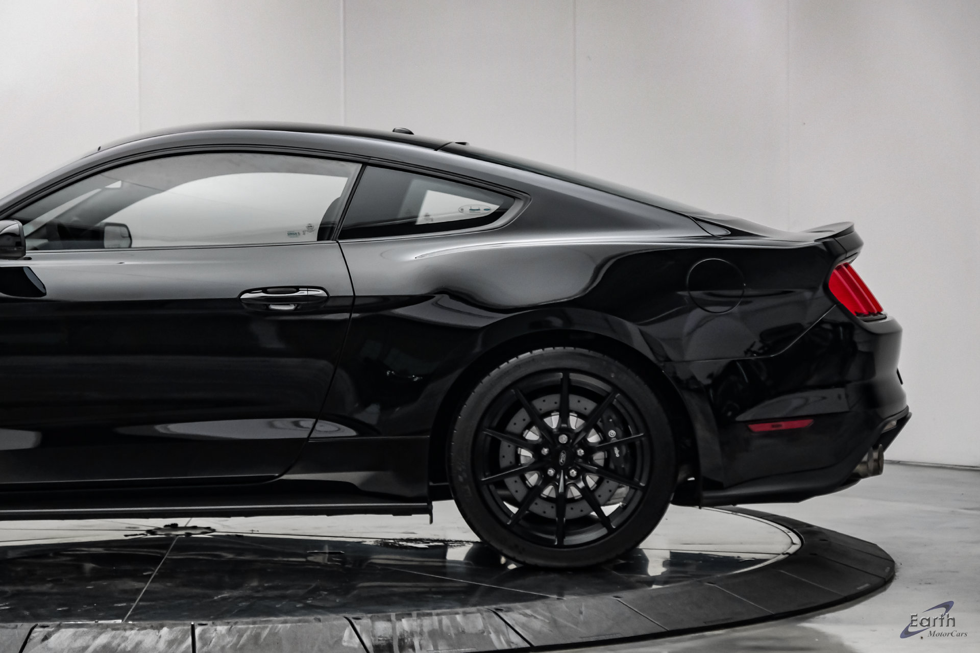 Used 2015 Ford Mustang Shelby GT350 RWD image 9