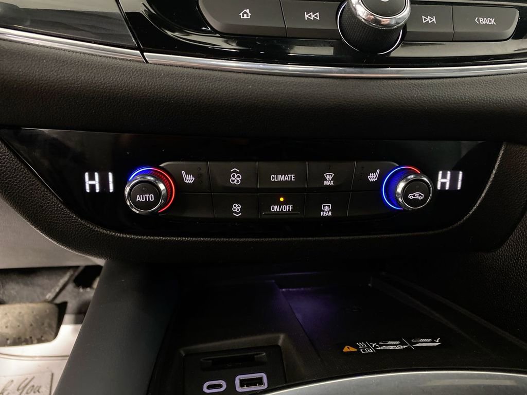 Certified 2023 Buick Enclave Essence image 18