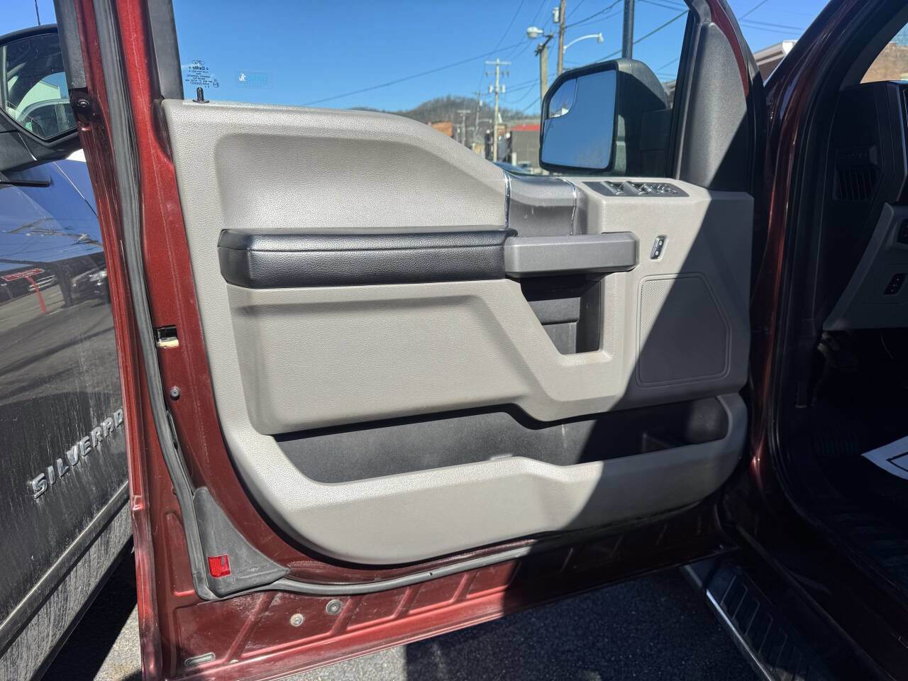 Used 2016 Ford F150 XLT w/ Equipment Group 302A Luxury image 10