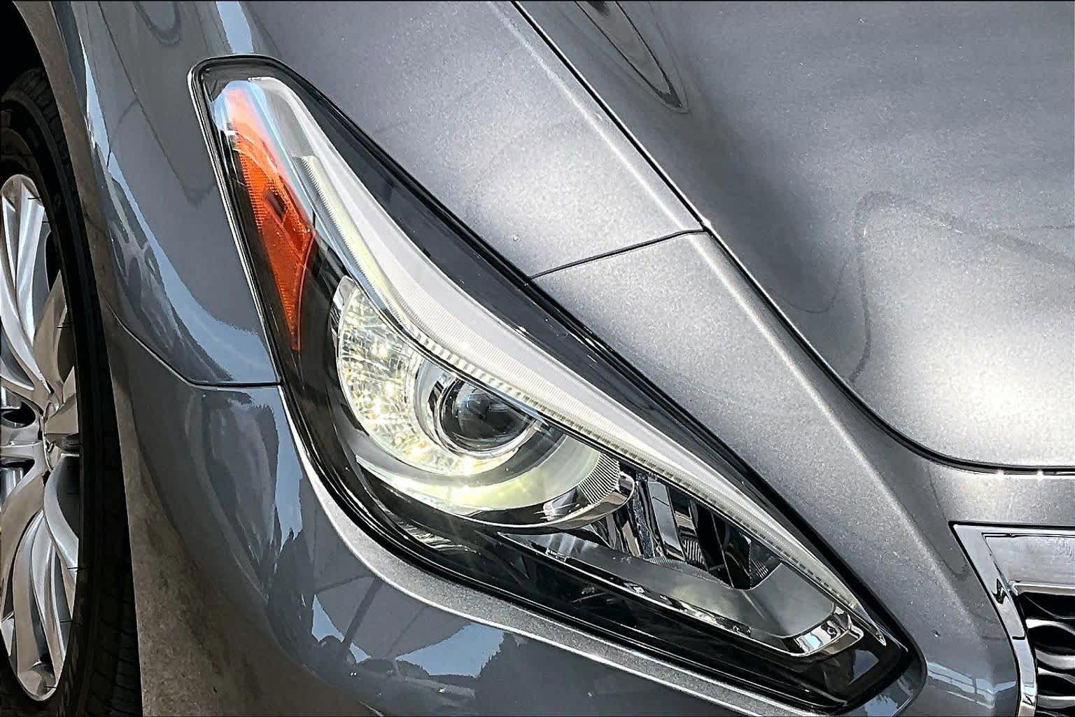 Used 2015 INFINITI Q70 3.7 RWD image 28