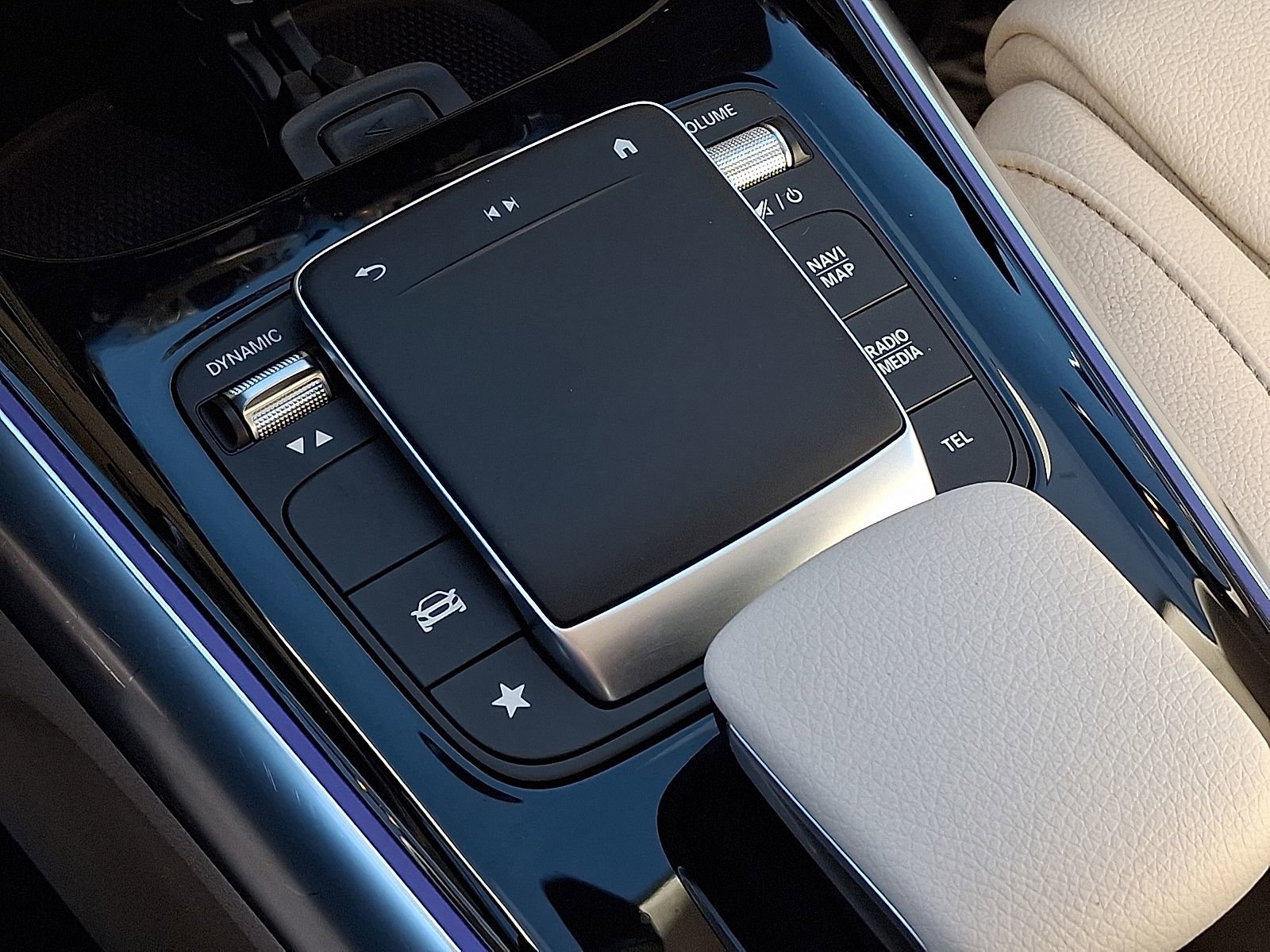 Used 2022 Mercedes-Benz GLA 250 4MATIC image 24