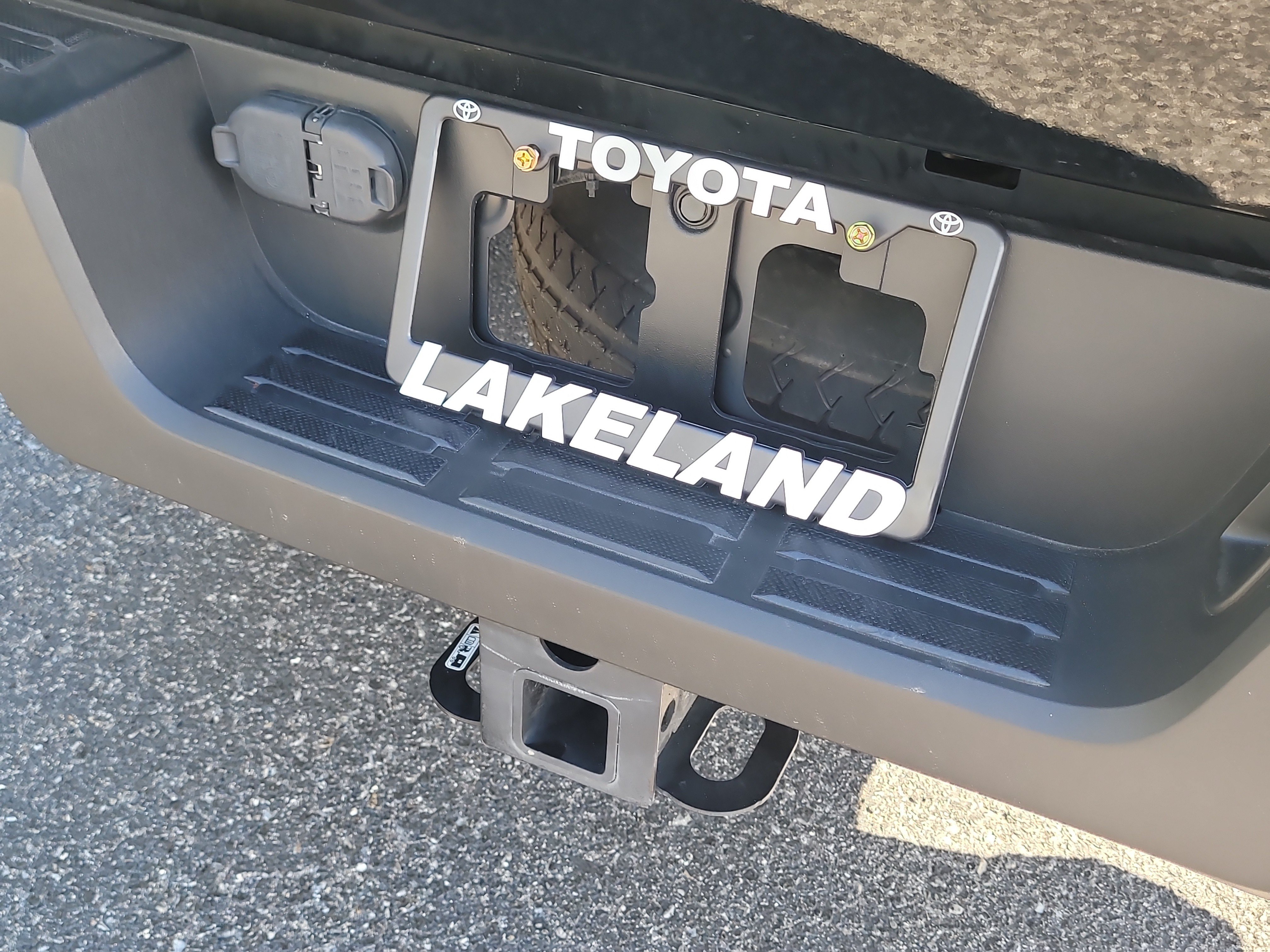 Certified 2024 Toyota Tacoma SR5 AWD/4WD image 11