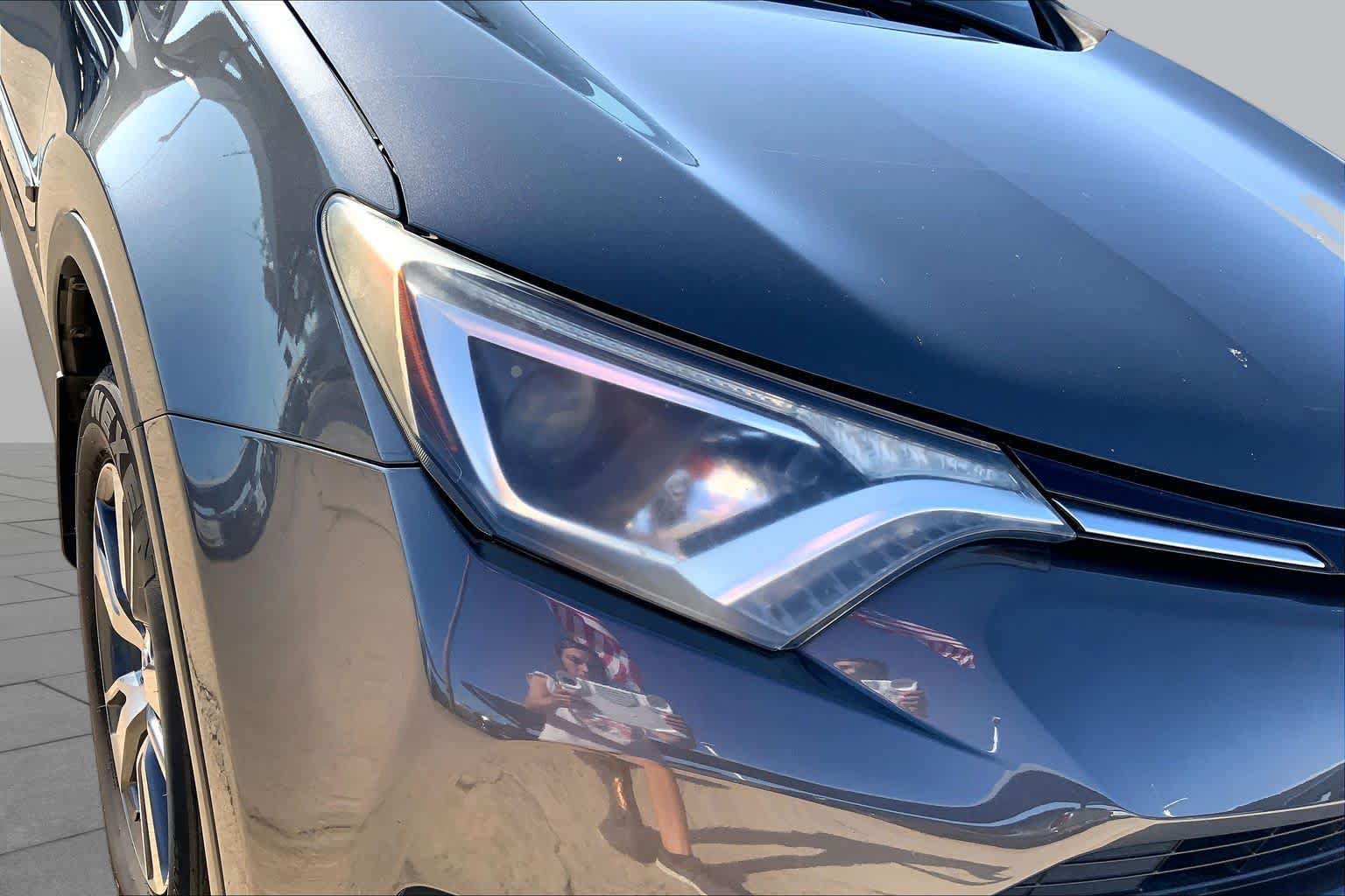 Used 2018 Toyota RAV4 XLE w/ Plus Extra Value Package AWD/4WD image 26