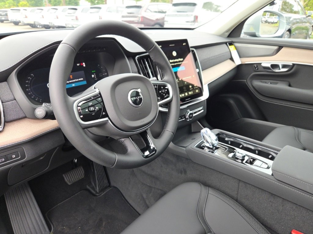 New 2026 Volvo XC90 T8 Plus image 7