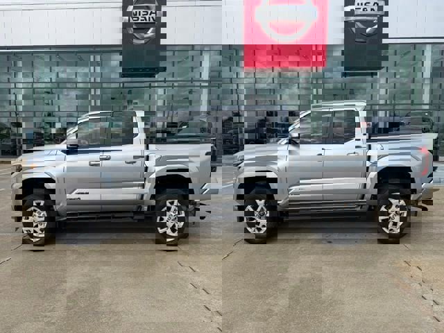 Used 2024 Toyota Tacoma SR5 image 2