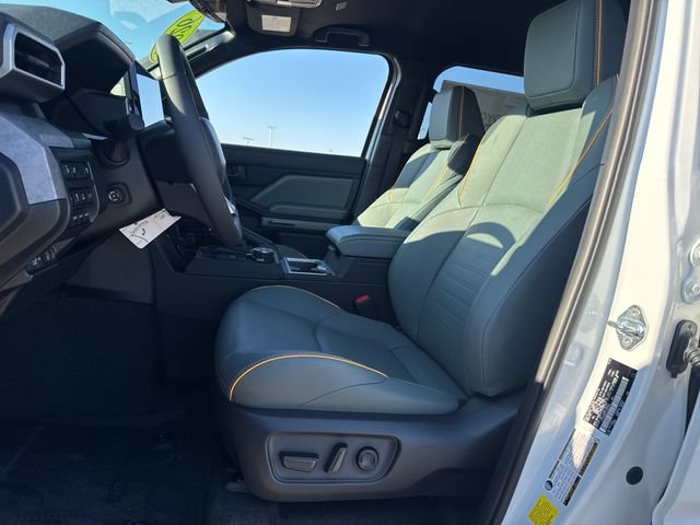New 2026 Toyota 4Runner Trailhunter AWD/4WD image 15
