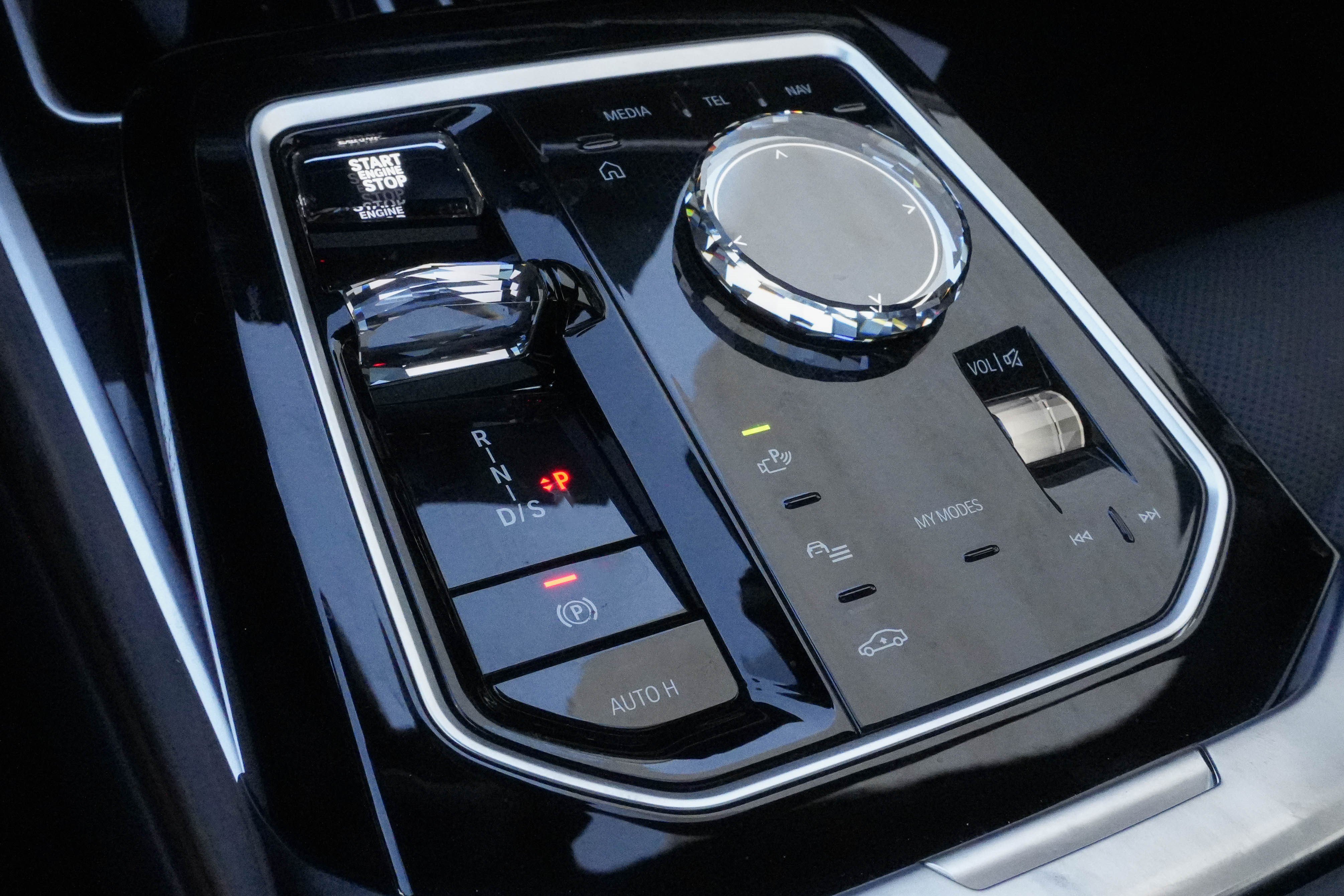 Certified 2024 BMW 740i RWD image 23