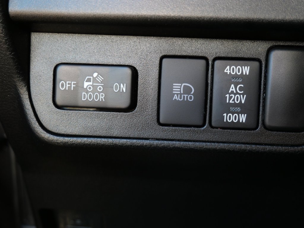 Certified 2021 Toyota Tacoma TRD Off-Road AWD/4WD image 23