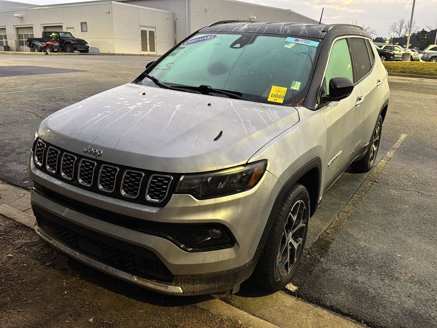 Used 2024 Jeep Compass Limited image 2