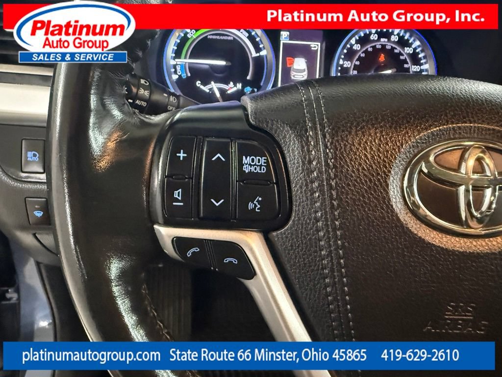 Used 2019 Toyota Highlander Limited Platinum AWD/4WD image 16