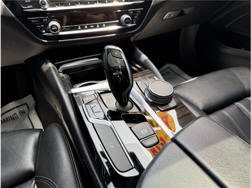 Used 2018 BMW 540i RWD image 40