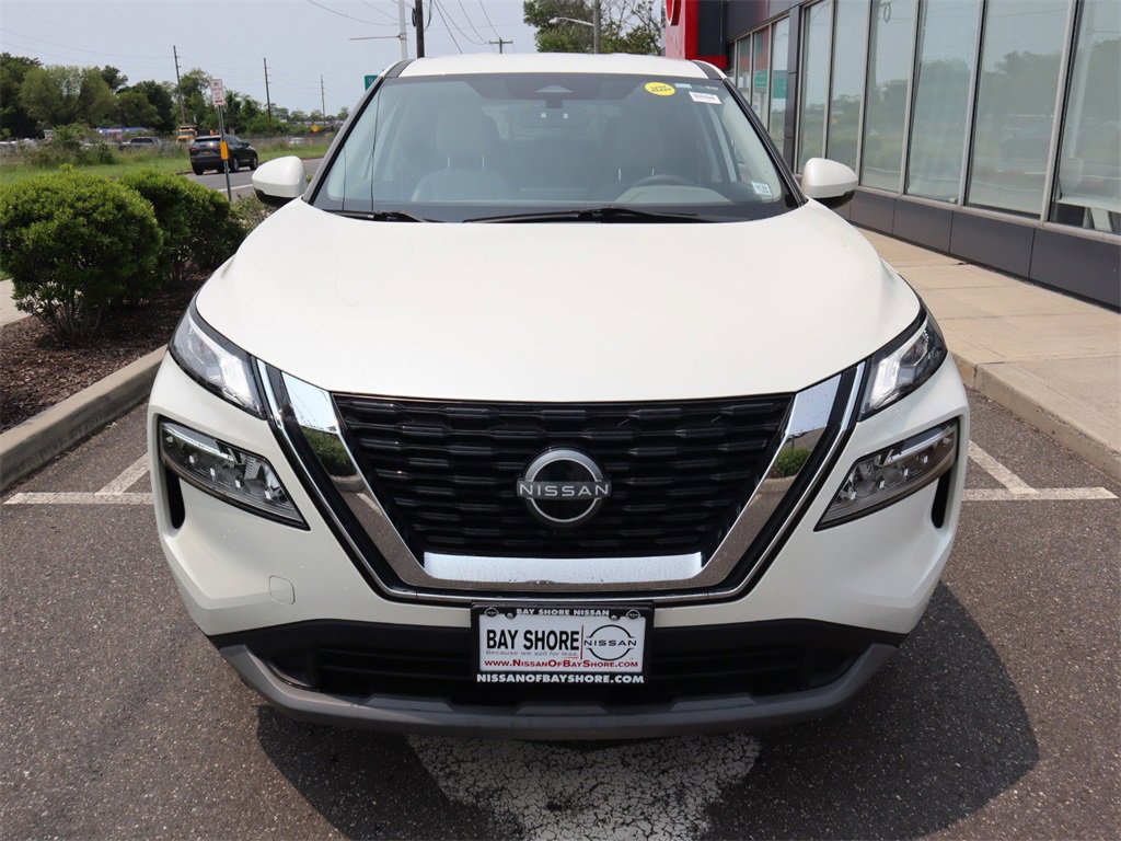 Certified 2022 Nissan Rogue SV image 5