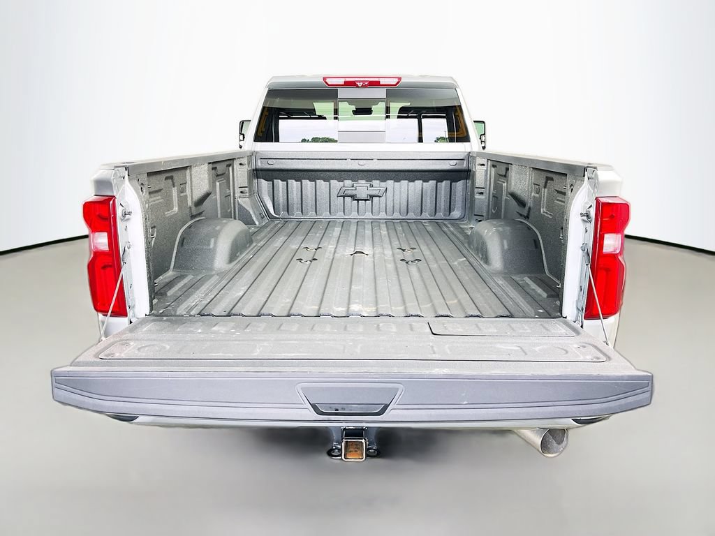 Used 2025 Chevrolet Silverado 3500 High Country w/ High Country Premium Package AWD/4WD image 10