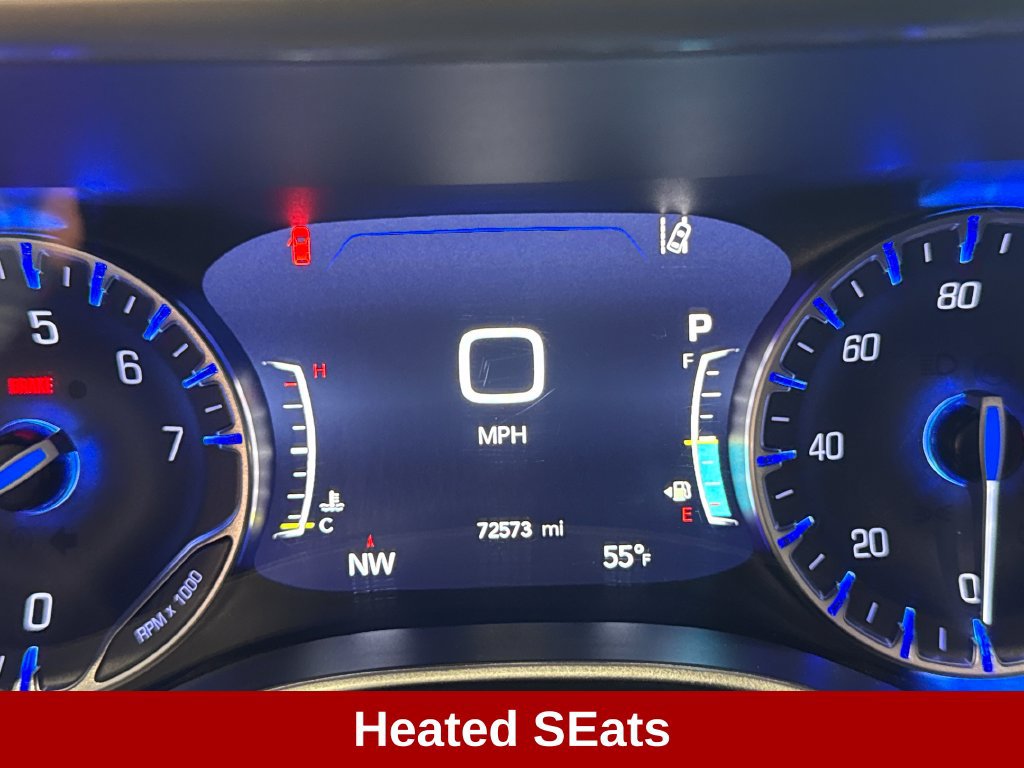 Used 2023 Chrysler Pacifica Touring-L FWD image 7