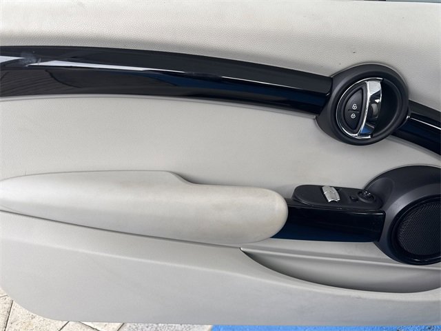 Used 2015 MINI Cooper 2-Door Hardtop image 17