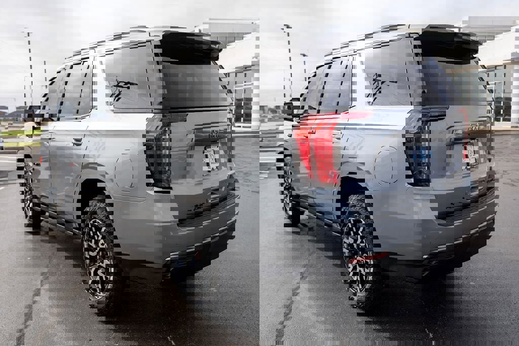 Used 2024 GMC Yukon AT4 w/ AT4 Premium Package image 5