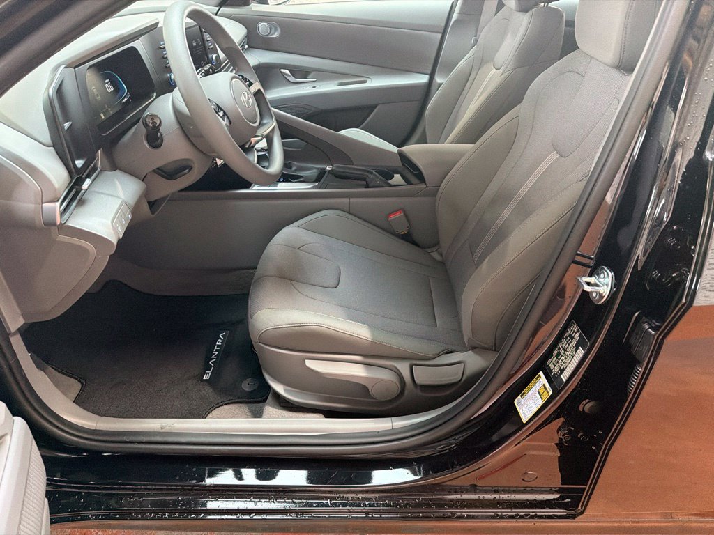 New 2026 Hyundai Elantra SE FWD image 21