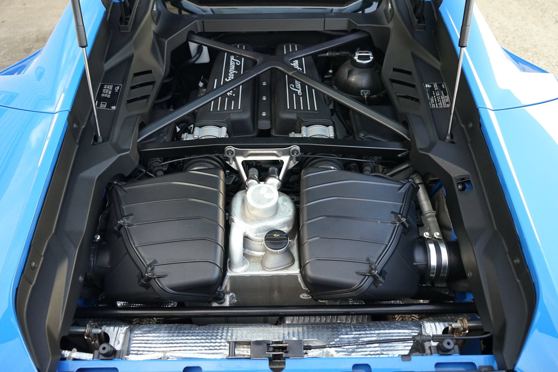 Used 2024 Lamborghini Huracan Tecnica RWD image 28