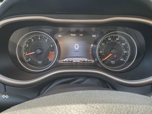 Used 2015 Jeep Cherokee Limited w/ Luxury Group image 32